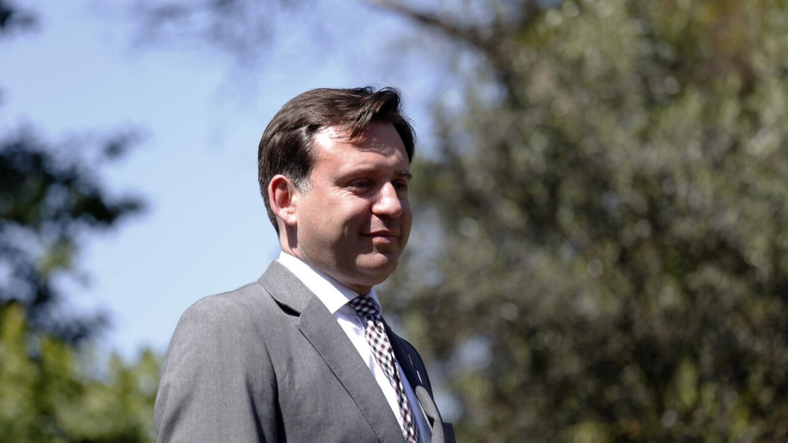 "Caen por su propio peso": Alcalde de Punta Arenas desestima amenazas de exmilitar argentino

