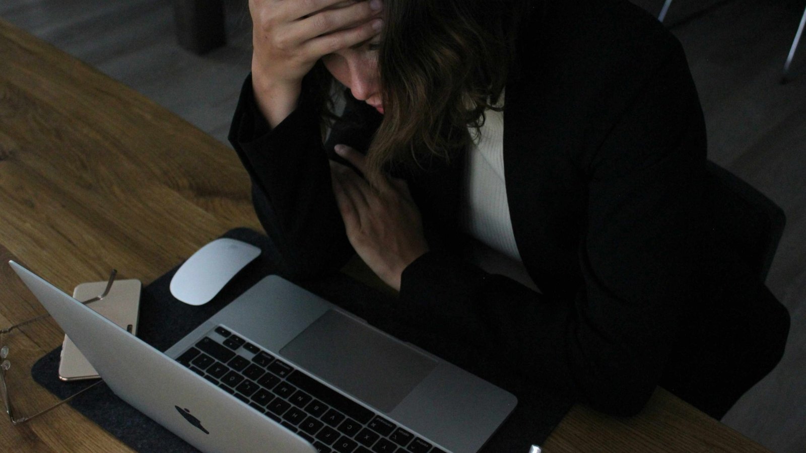 Más del 87% de los estudiantes universitarios sufre agotamiento emocional y las mujeres son las más afectadas

