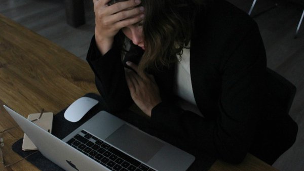 Más del 87% de los estudiantes universitarios sufre agotamiento emocional y las mujeres son las más afectadas