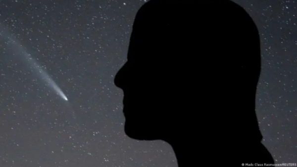 ¿Cometas o casualidad? Cambridge cuestiona el origen de la vida