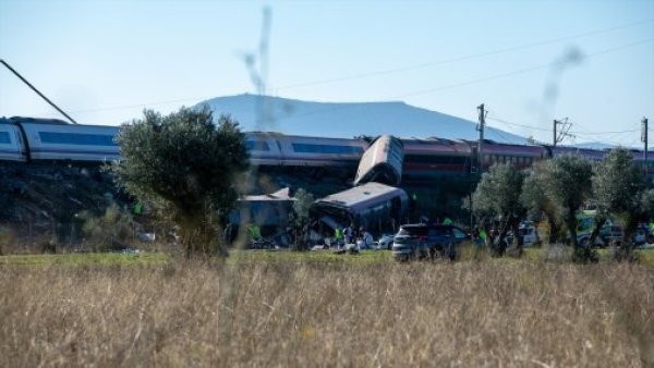Tragedia en España: Los videos del accidente ferroviario que deja al menos 30 fallecidos