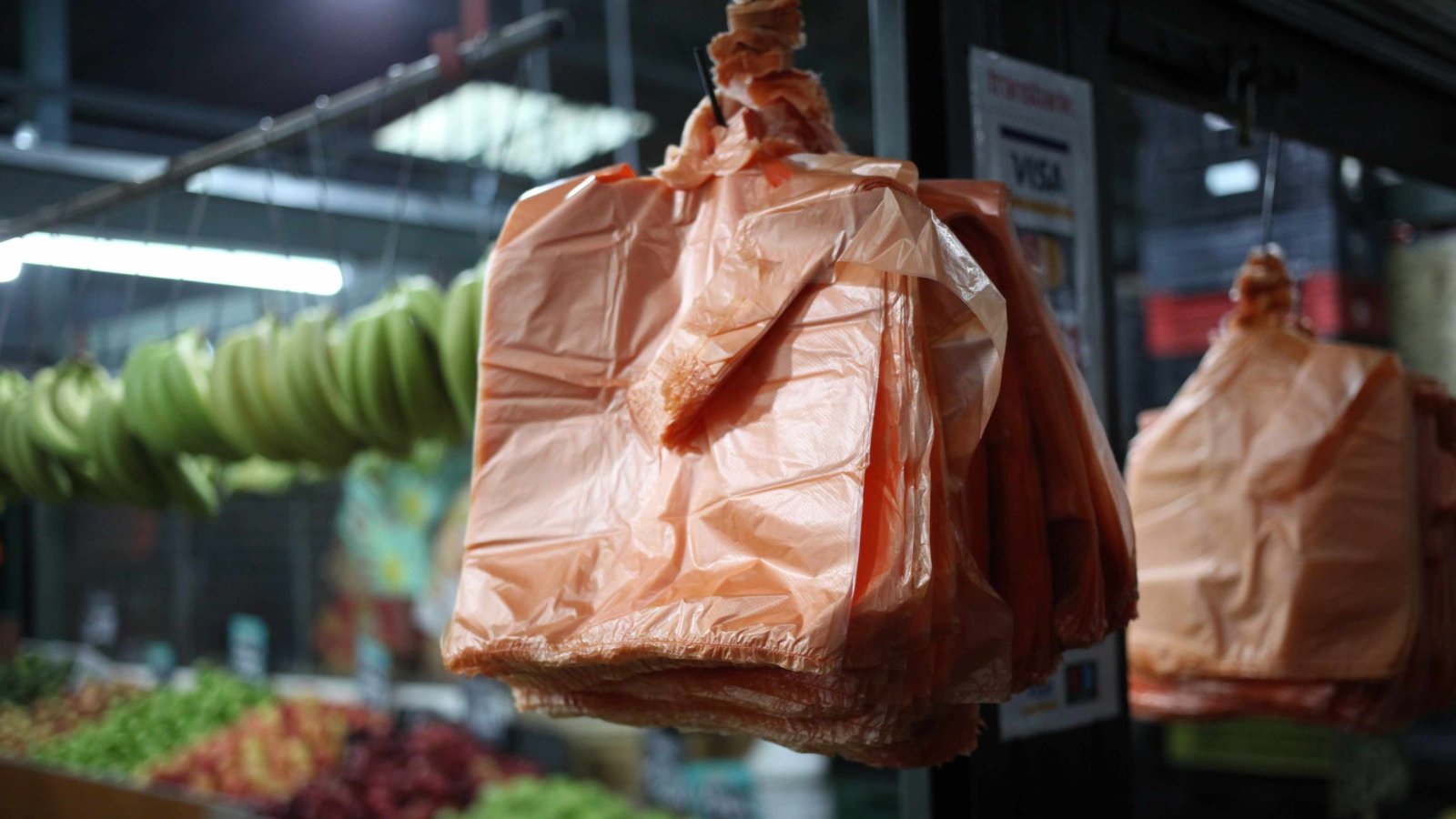 Bolsas plásticas podrían volver a supermercados: proyecto de ley aprobado por el Senado llega a la Cámara
