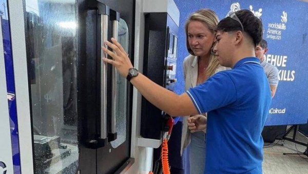 Por primera vez en un liceo municipal: Colina recibe la 10ª Competición Nacional de Habilidades Técnicas