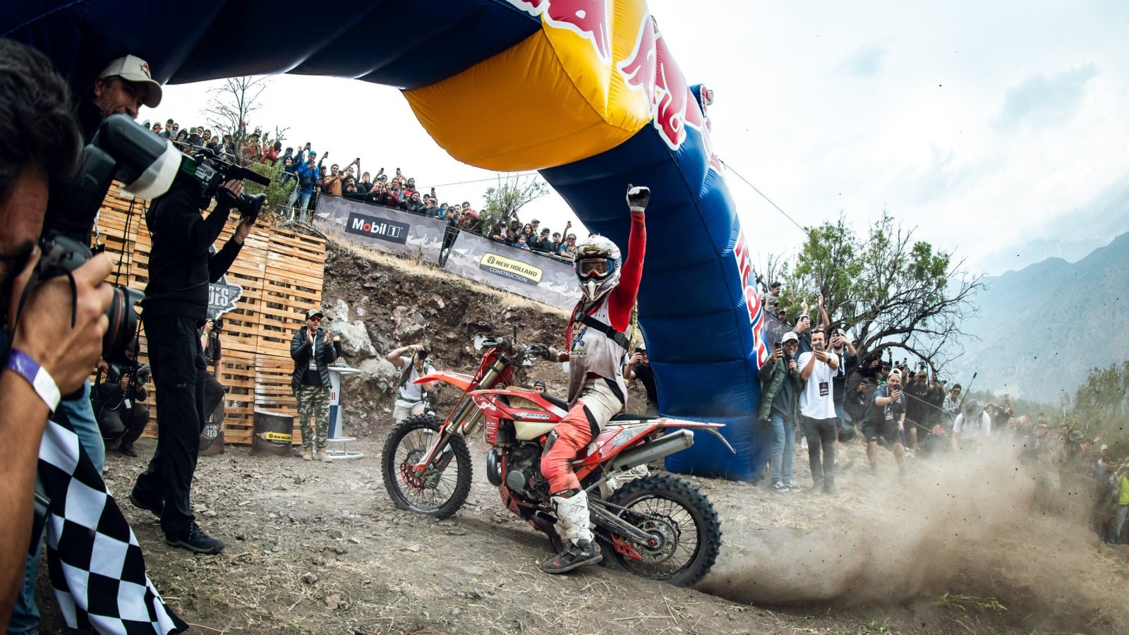 Wade Young y Eddie Karlsson encabezan la armada internacional de Red Bull Los Andes 2026
