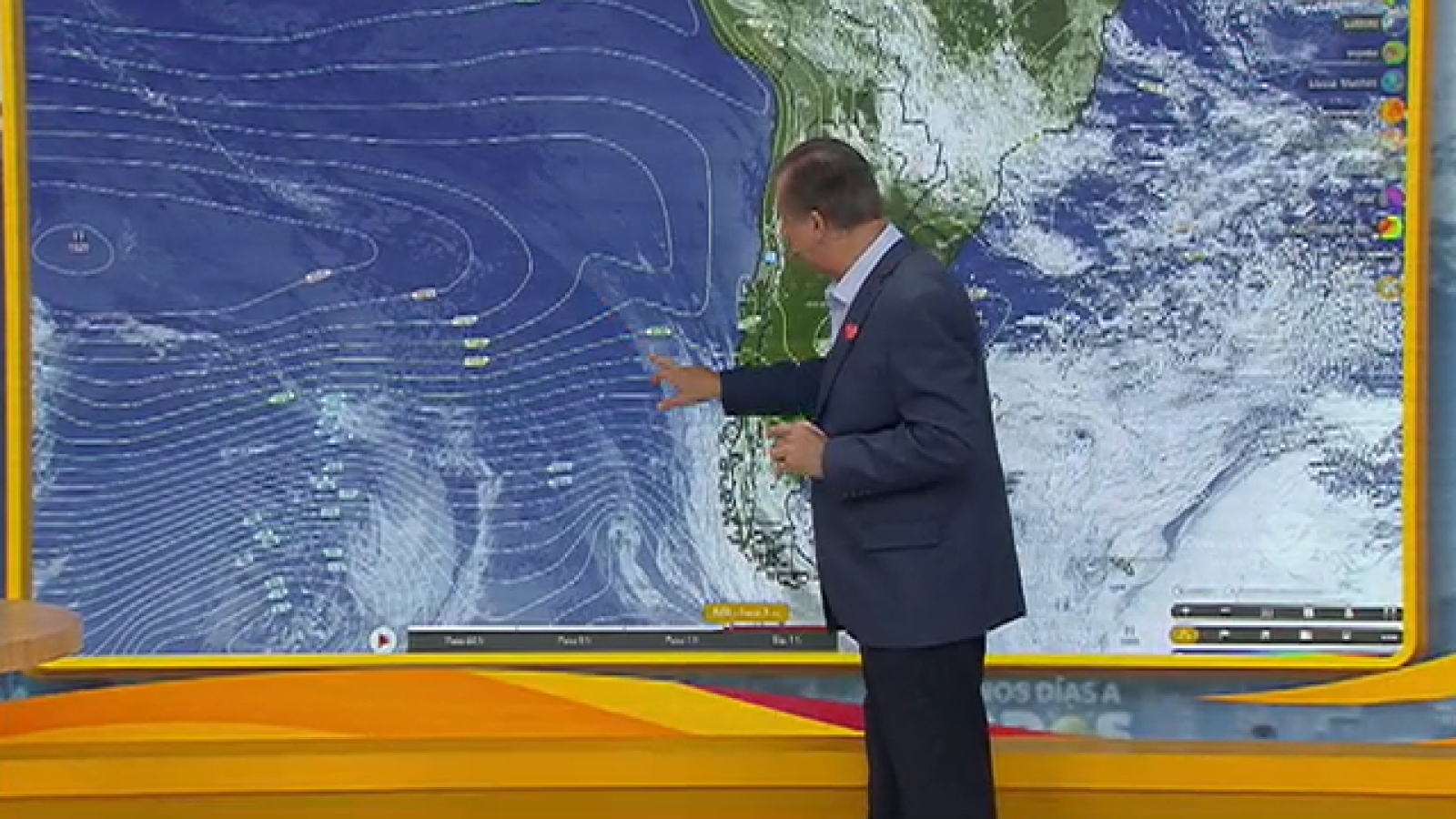 Iván Torres recomienda disfraz e impermeable: Así estará el tiempo para Halloween
