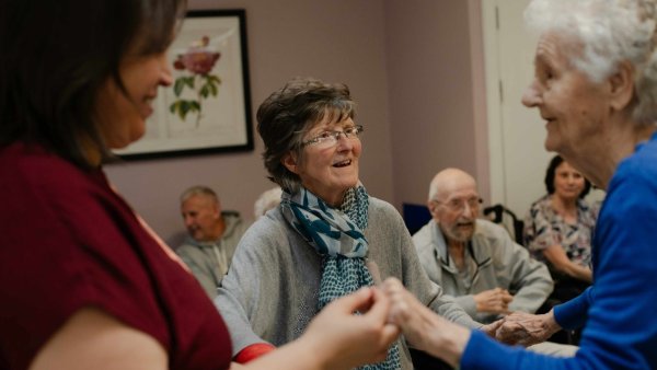 ¿Cómo elegir una residencia para adultos mayores?: Los aspectos claves del cuidado