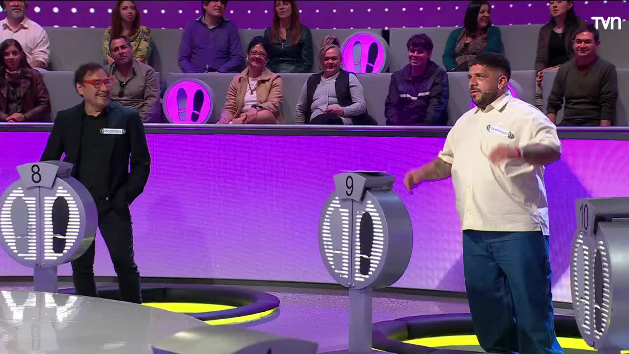 Serrucho sorprendió con sus mejores pasos al ritmo de la música electrónica
