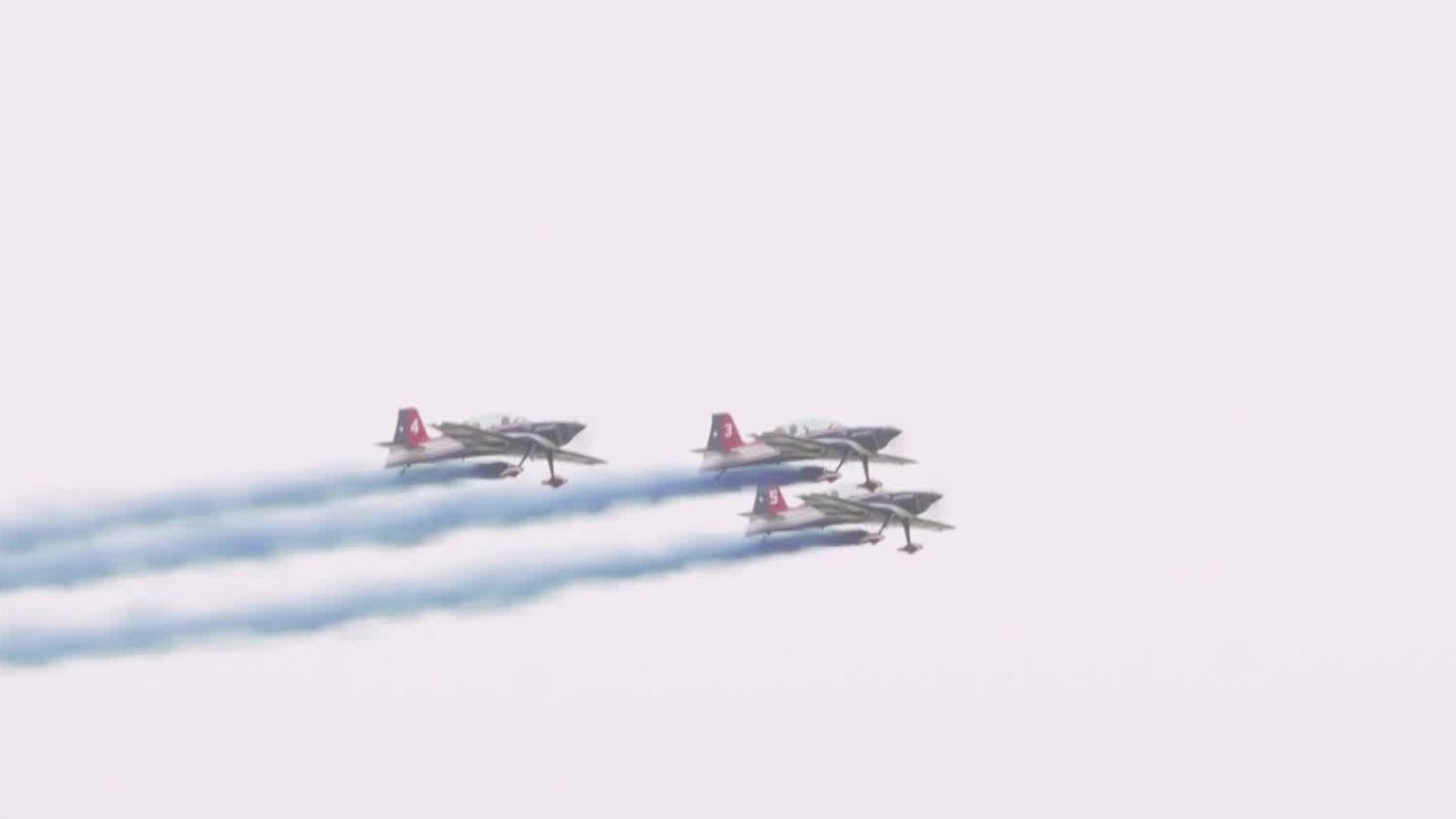 Con un desfile aéreo y terrestre se realizó el cambio de mando de la FACh
