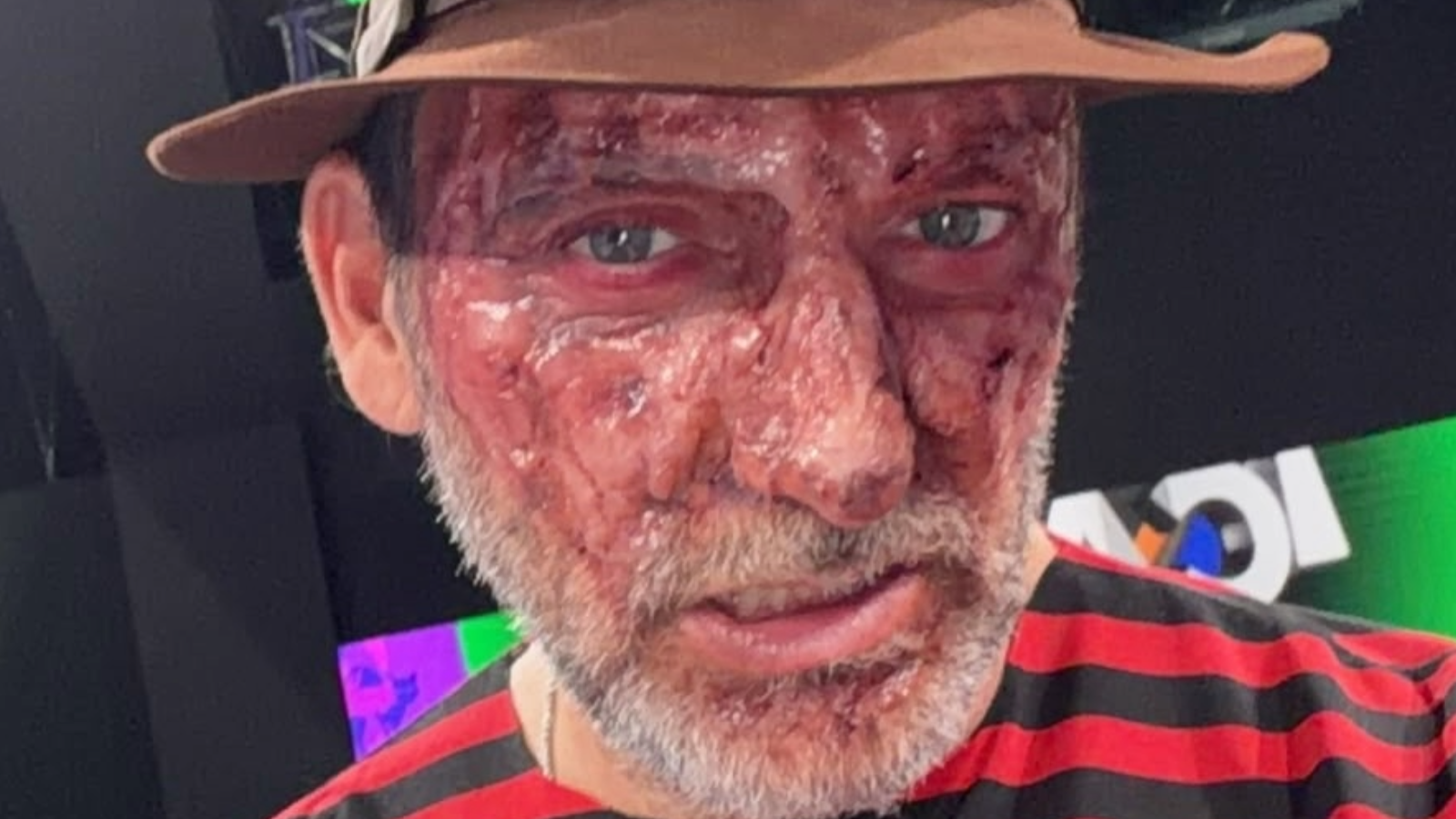 <p>Así fue la increíble transformación de Daniel Fuenzalida como Freddy Krueger en "Ahora Caigo Kids"</p>
